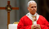 el-mundo-se-une-en-oracion-por-leon-xiv-tras-confirmarse-que-padece-de-cancer
