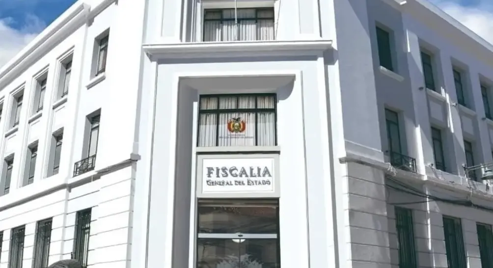 gobierno-habla-de-red-de-extorsion-y-armas-ilegales-en-la-fiscalia