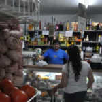 baja-el-consumo-en-los-almacenes-de-barrio:-crecen-las-compras-pequenas-y-las-segundas-marcas-ganan-terreno