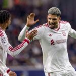ronald-araujo-marco-su-primer-gol-con-liverpool:-de-cabeza-ante-lask-por-uefa-champions-league