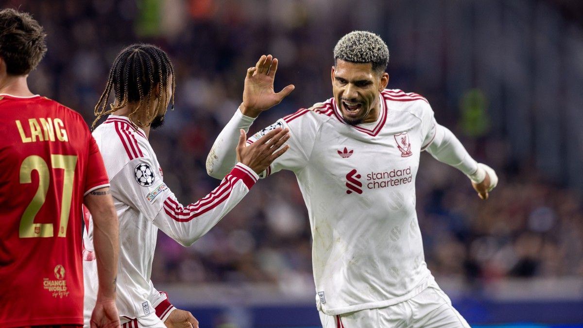 ronald-araujo-marco-su-primer-gol-con-liverpool:-de-cabeza-ante-lask-por-uefa-champions-league