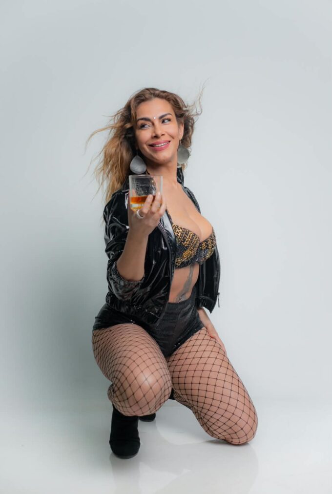 lady-ana-&-the-band-enciende-la-escena-musical-con-«chupito-de-pasion»