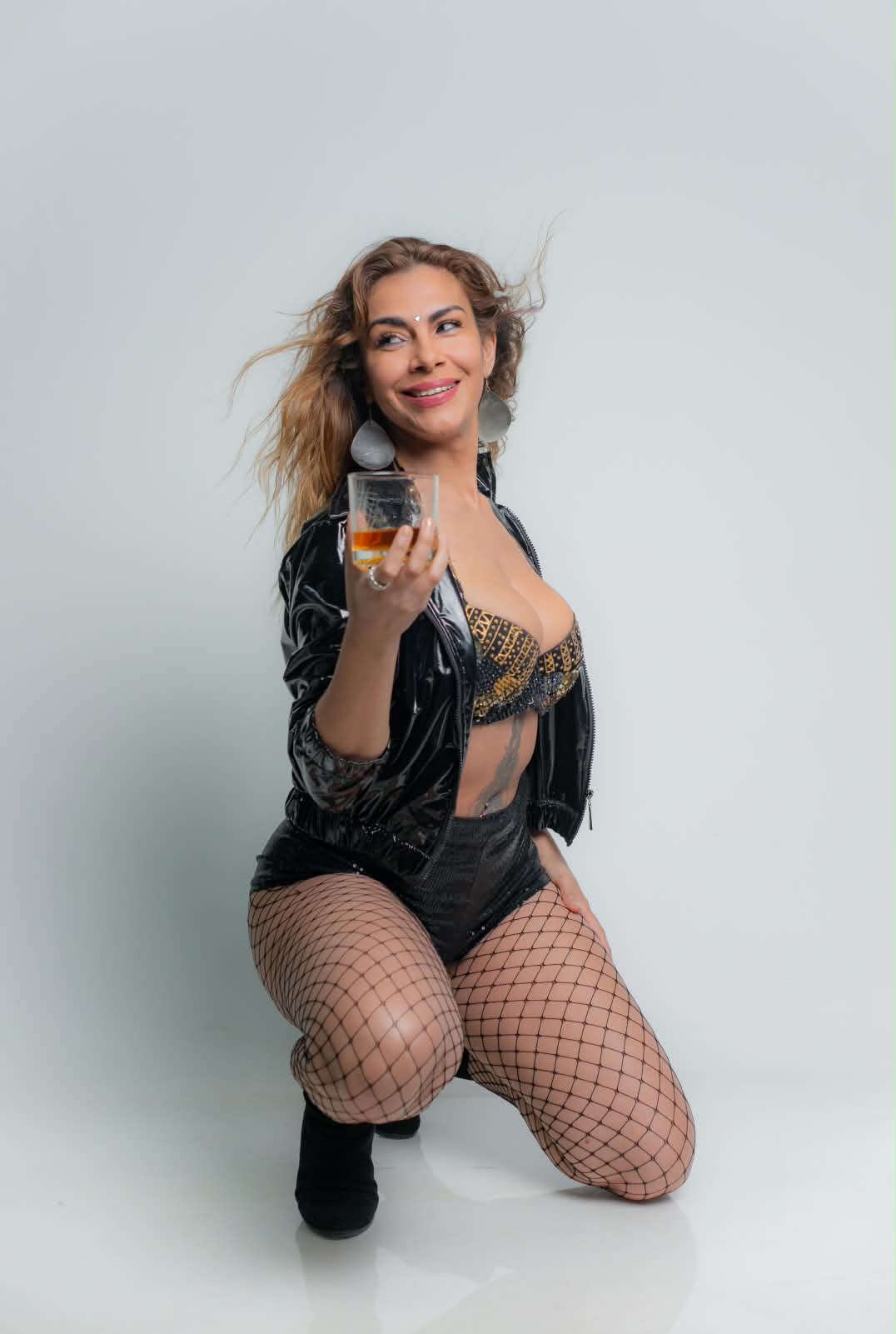 lady-ana-&-the-band-enciende-la-escena-musical-con-«chupito-de-pasion»
