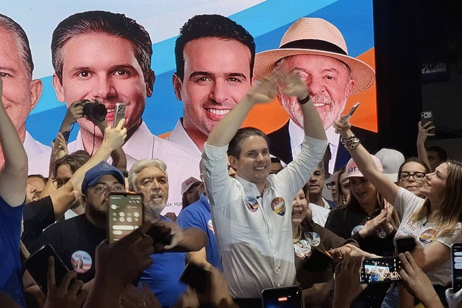 apos-apoio-do-centrao,-petistas-articulam-endosso-a-reeleicao-de-hugo-motta-como-presidente-da-camara