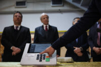 desinformacao-sobre-urnas-recua,-e-falso-apoio-a-candidatos-cresce-em-2026,-diz-lupa