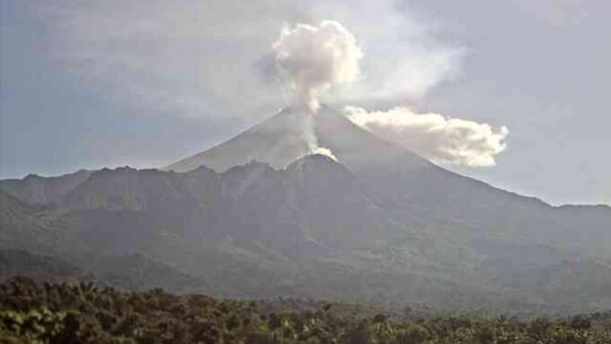 reportan-otra-posible-fisura-en-el-volcan-de-fuego,-insivumeh-no-ha-observado-cambios