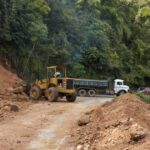 chuvas-provocam-delizamento-de-terra-e-bloqueiam-rodovia-no-pr