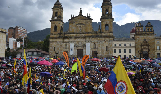 mas-de-62.000-personas-marchan-en-colombia-contra-el-gobierno-de-abelardo-de-la-espriella-a-dos-meses-de-su-llegada-al-poder