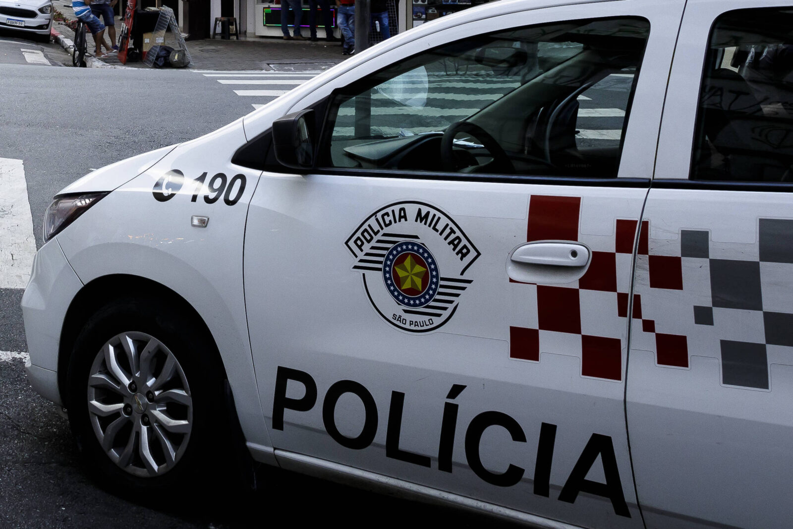 mulher-com-faca-na-mao-e-morta-por-pm-em-bairro-da-zona-oeste-de-sp