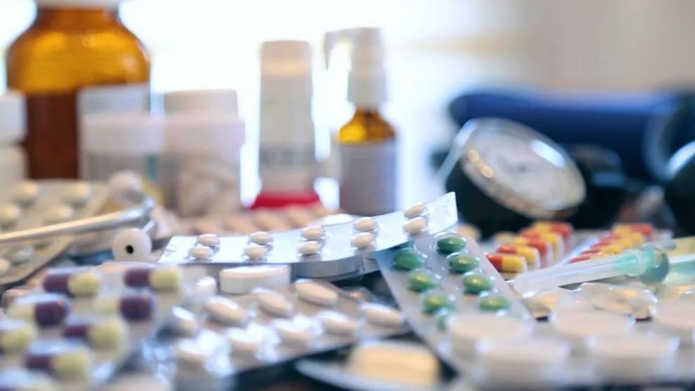 gremio-farmaceutico-rechaza-que-tecnicos-puedan-asumir-la-direccion-de-farmacias