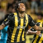 el-retorno-del-doble-9:-diego-aguirre-busca-potenciar-la-ofensiva-de-penarol-con-matias-arezo-y-la-jerarquia-de-abel-hernandez-ante-liverpool