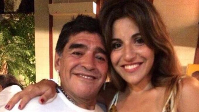el-desgarrador-posteo-de-gianina-maradona-sobre-el-juicio-por-la-muerte-de-su-padre:-“me-robaron-el-corazon”