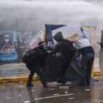 marcha-federal:-protesters,-police-clash-at-demo-outside-congress