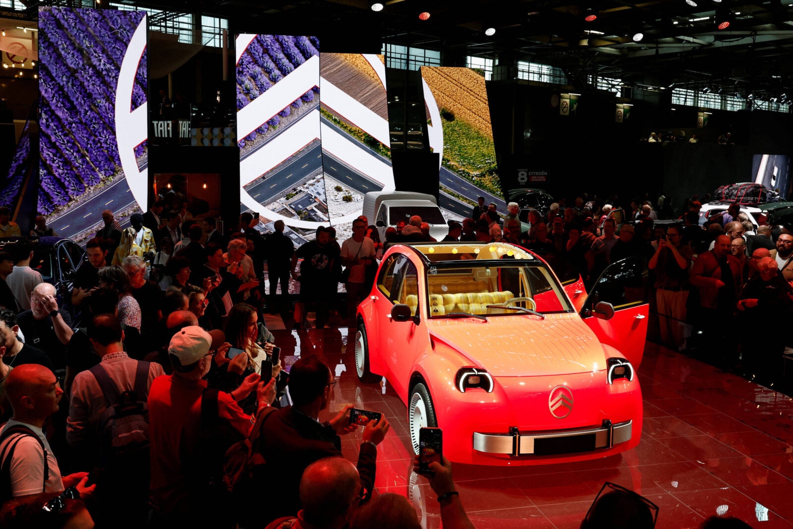 salao-do-automovel-de-paris-amplia-disputa-no-segmento-de-carros-eletricos-na-europa