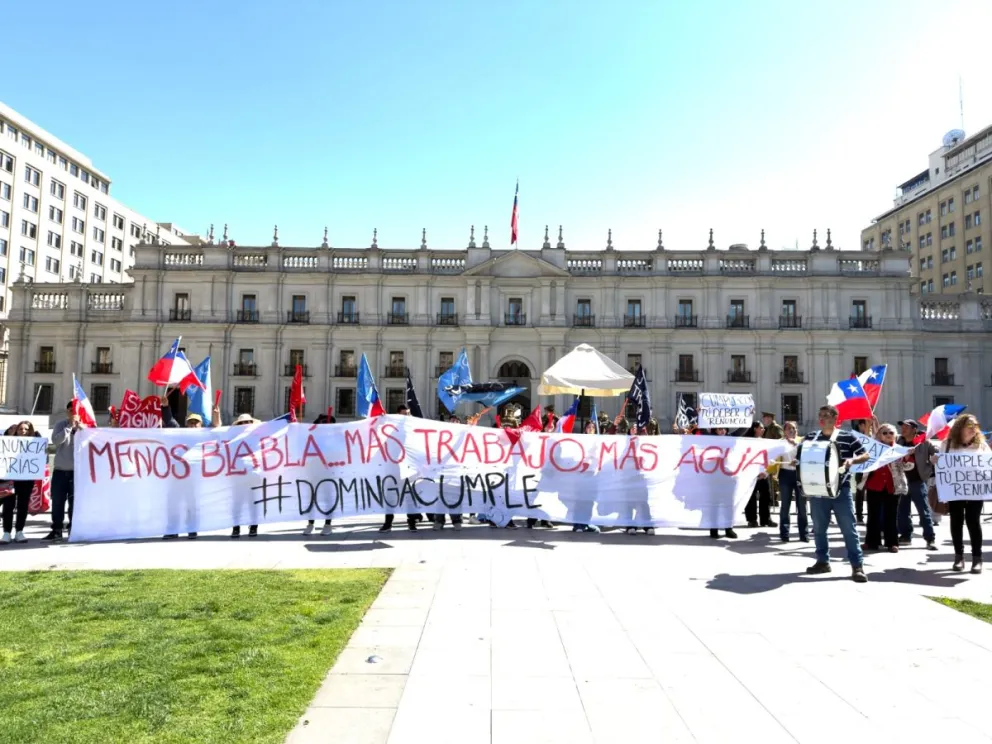 por-dominga:-organizaciones-de-la-higuera-llegan-a-la-moneda-y-exigen-respuestas-por-demoras-del-sea