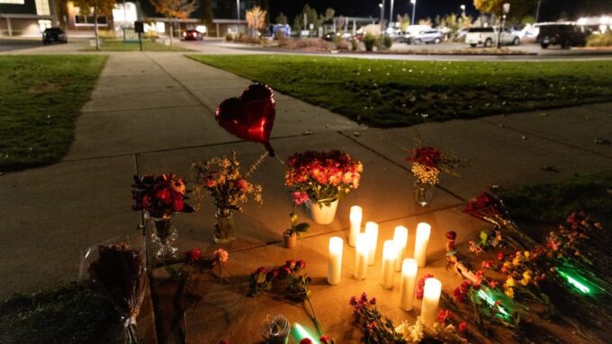 “acribillan-a-nuestros-hijos”:-conmocion-por-asesinato-de-tres-ninos-y-un-profesor-en-tiroteo-en-escuela-de-oregon