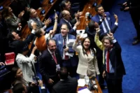 aprueban-recorte-de-semana-laboral-a-cinco-dias-en-brasil