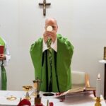 el-papa-leon-xiv-celebra-santa-misa-en-el-hospital-gemelli-y-muestra-mejoria-constante