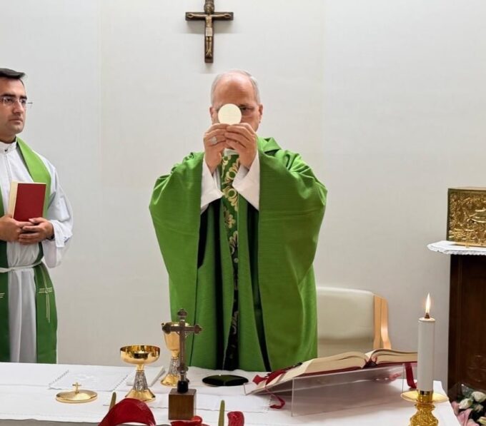 el-papa-leon-xiv-celebra-santa-misa-en-el-hospital-gemelli-y-muestra-mejoria-constante
