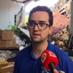 ‘achei-que-ia-cair’:-gerente-relata-susto-apos-trem-tombar-e-atingir-loja-em-apucarana