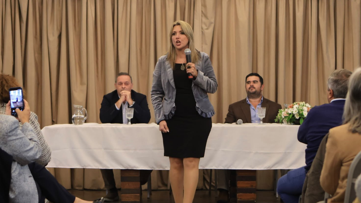 valeria-ripoll-lanzo-su-agrupacion-en-el-partido-nacional,-reivindico-propuestas-de-bukele-y-planteo-“cero-ocio”-para-los-presos