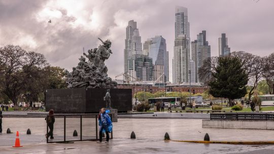 argentina-pauses-local-dollar-bond-sales-as-debt-wall-nears