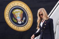 trump-sugiere-a-su-nueva-portavoz-que-“deje-el-cargo”-tras-polemica-en-su-primera-semana