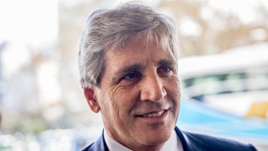 caputo-sees-strong-argentina-recovery,-rismisses-recession-odds