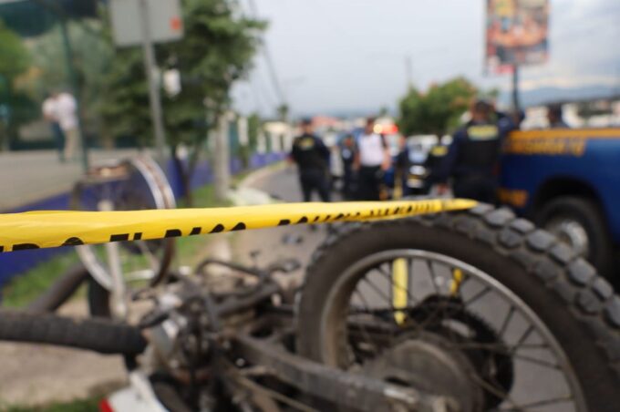 accidente-de-motocicleta-en-el-bulevar-el-naranjo-deja-a-motorista-fallecido-y-un-herido