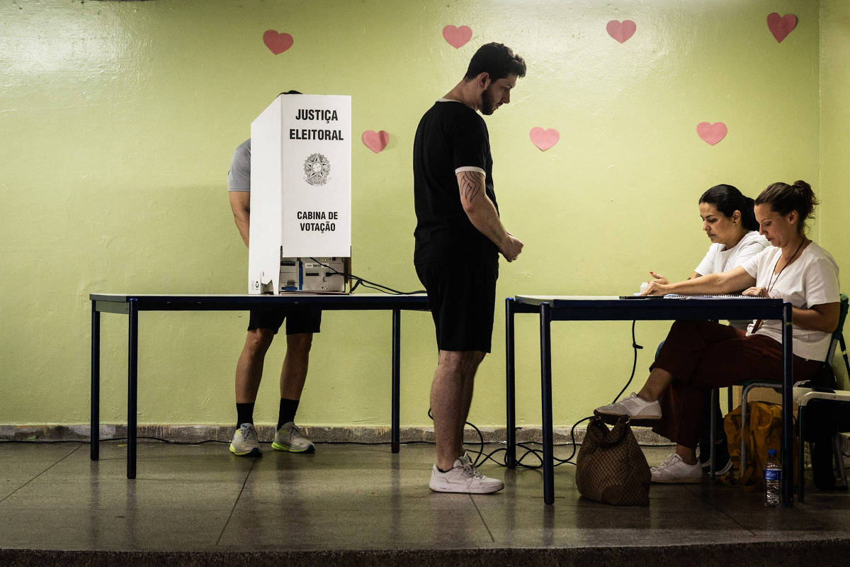 datafolha:-para-16%-dos-eleitores,-brasil-nao-e-uma-democracia