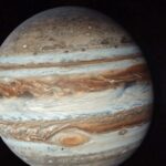 la-antartida-se-encuentra-cubierta-de-hielo-de-hasta-4-km-de-espesor,-pero-no-se-compara-en-nada-con-lo-que-orbita-cerca-de-jupiter
