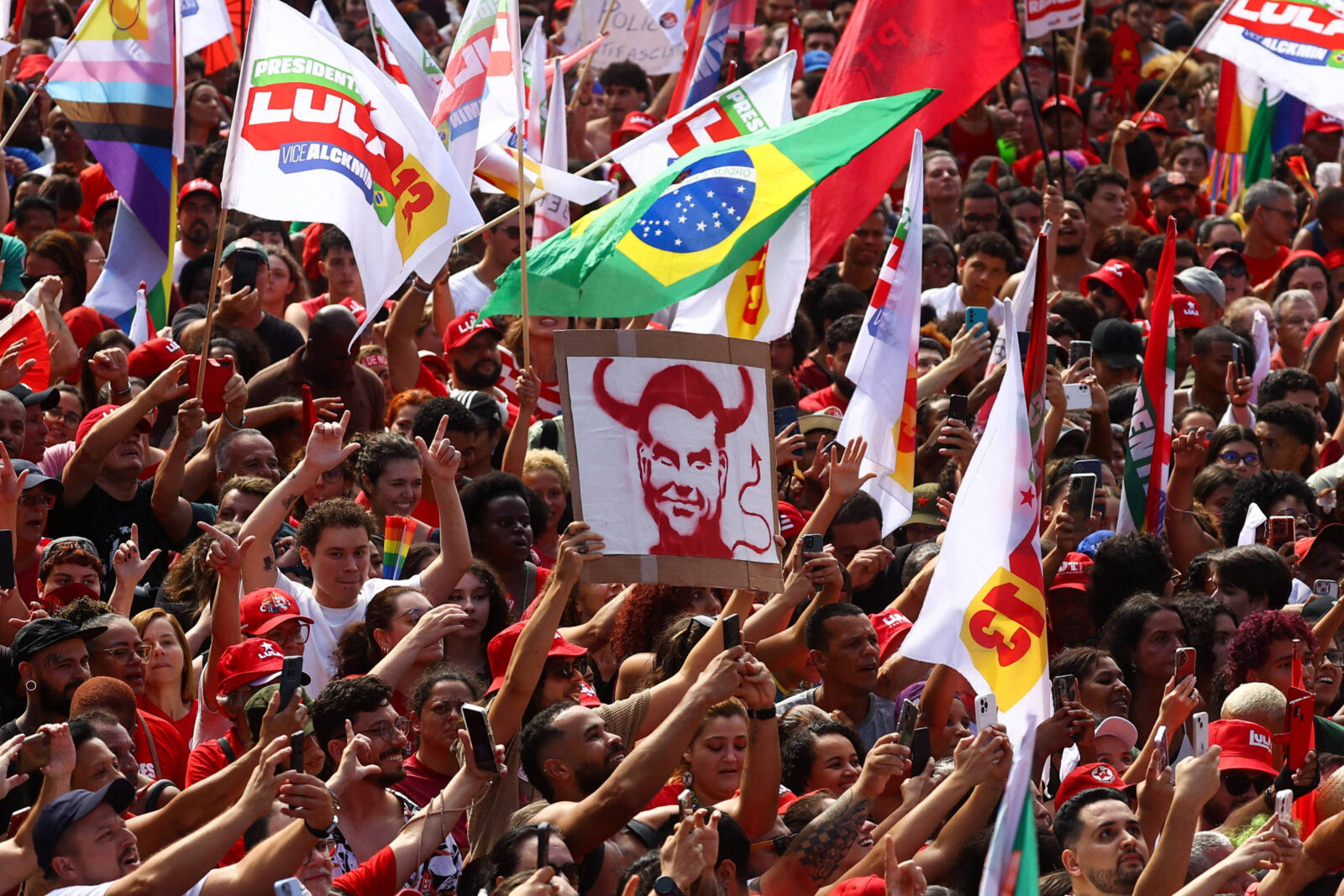 pulverizacao-de-atos-pro-lula-causa-divisao-e-temor-de-embate-com-bolsonaristas
