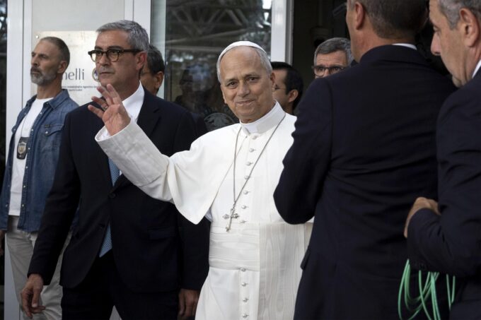 tras-ser-diagnosticado-con-cancer-de-pulmon,-el-papa-leon-xiv-abandona-el-hospital-y-regresa-al-vaticano
