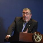 indice-mitofsky-posiciona-a-bernardo-arevalo-en-penultimo-lugar-de-20-presidentes-evaluados