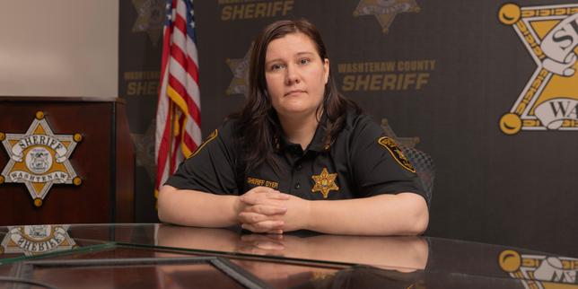 dans-le-michigan,-une sherif contre trump :-« des-que-j’ai-pris-mes-fonctions,-nous-avons-arrete-toute-cooperation-avec-la-police-de-l’immigration »