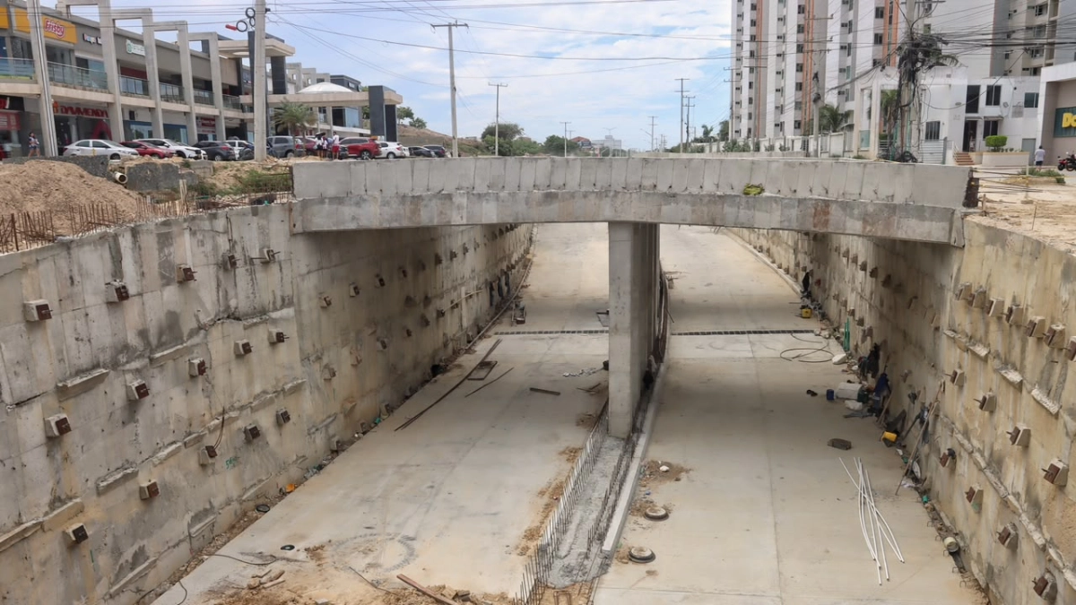 fisuras-en-el-deprimido-de-la-gran-via-reavivan-dudas-sobre-la-obra-que-conecta-barranquilla-con-puerto-colombia-y-su-sistema-de-drenaje-del-corredor