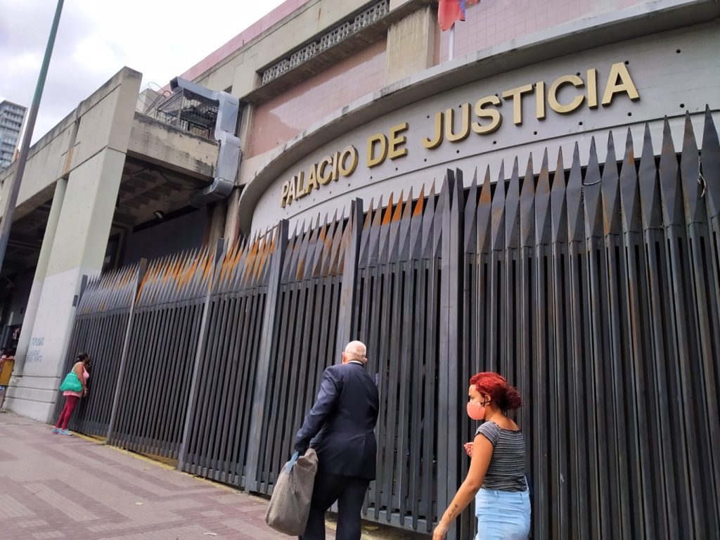juristas:-no-basta-con-eliminar-los-tribunales,-hay-que-eliminar-la-jurisdiccion