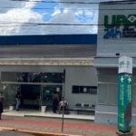 jovem-motociclista-e-socorrida-apos-batida-entre-carro-e-moto-na-avenida-aviacao