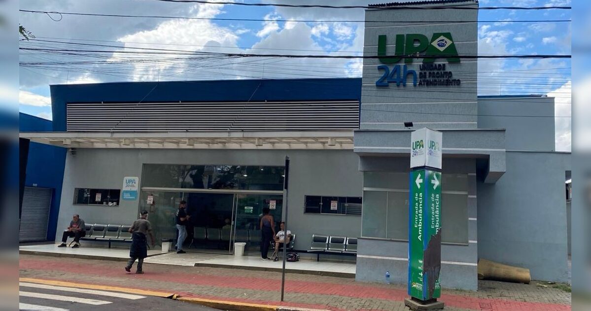 jovem-motociclista-e-socorrida-apos-batida-entre-carro-e-moto-na-avenida-aviacao