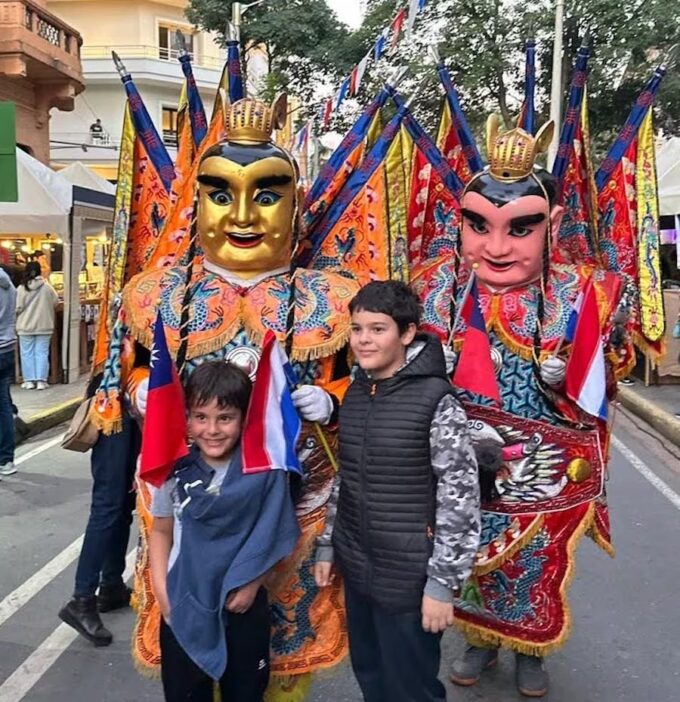 celebran-el-doble-diez-en-el-centro-de-asuncion