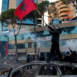 en-albanie,-les-manifestants-protestent-un-cinquieme-jour-d’affilee-pour-exiger-la-demission-du-premier-ministre