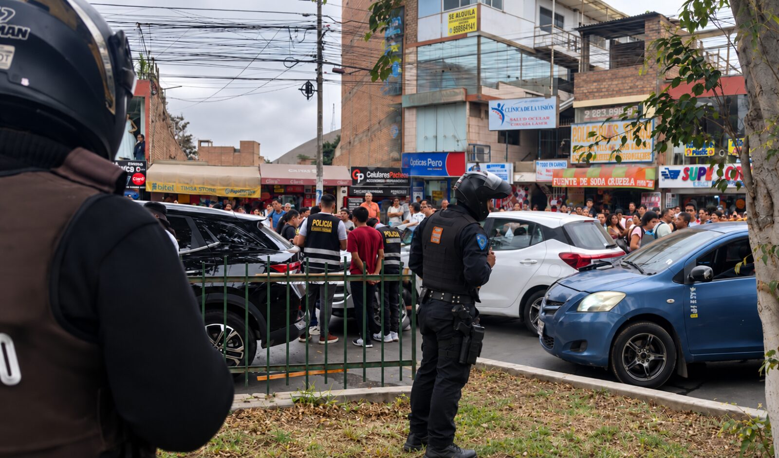 detienen-a-6-policias-en-flagrancia-tras-presunto-intento-de-asalto-a-banco-en-los-olivos:-tenian-rastros-de-billetes-marcados-en-su-auto