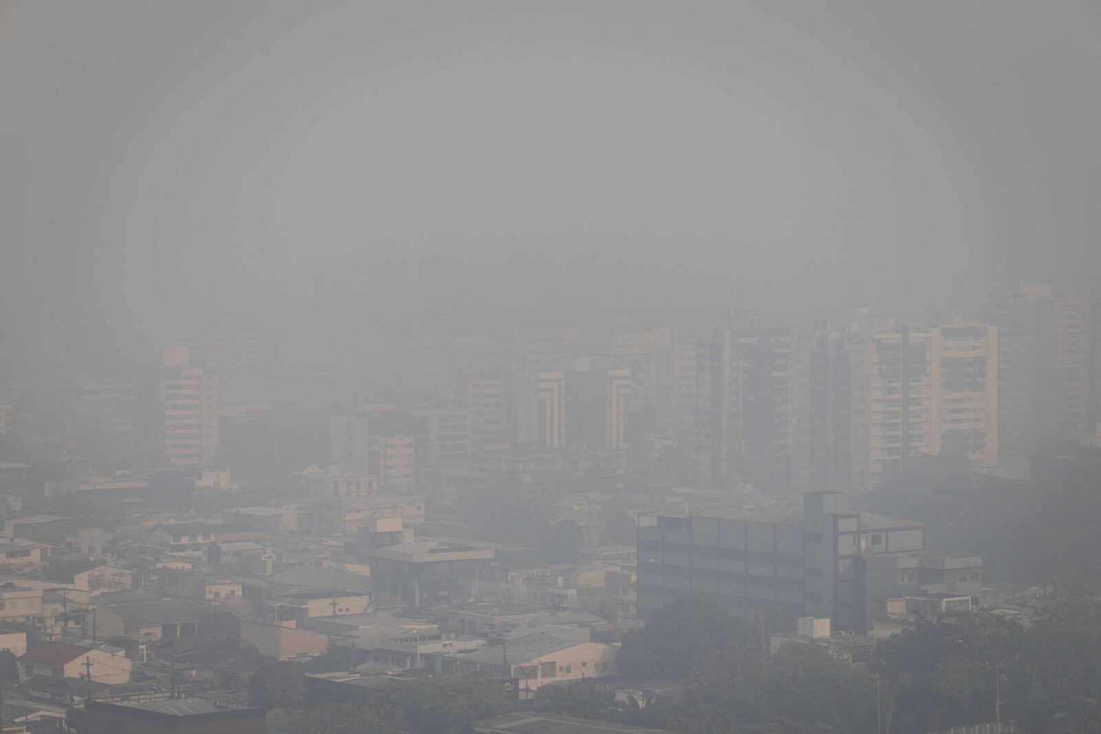 governo-amplia-frota-aerea-e-mobiliza-militares-contra-incendios-no-amazonas