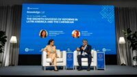 luis-caputo-busco-llevar-calma-a-los-mercados:-“argentina-tiene-un-excedente-de-dolares”