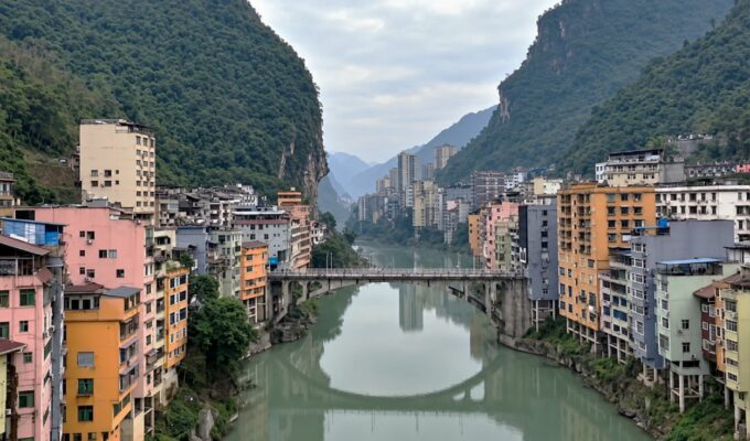 la-ciudad-mas-estrecha-del-mundo:-apenas-30-metros-de-ancho,-pero-en-ella-china-esta-construyendo-rascacielos