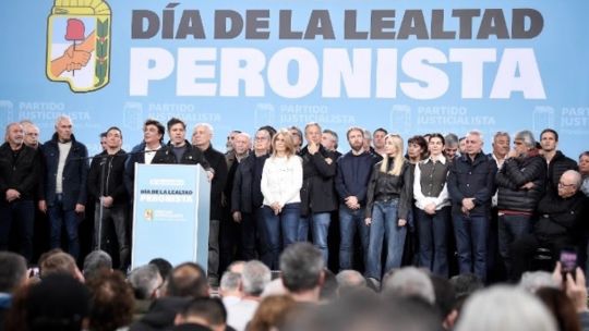 ‘peronism-will-return-to-power-in-argentina,’-declares-kicillof-at-loyalty-day-rally