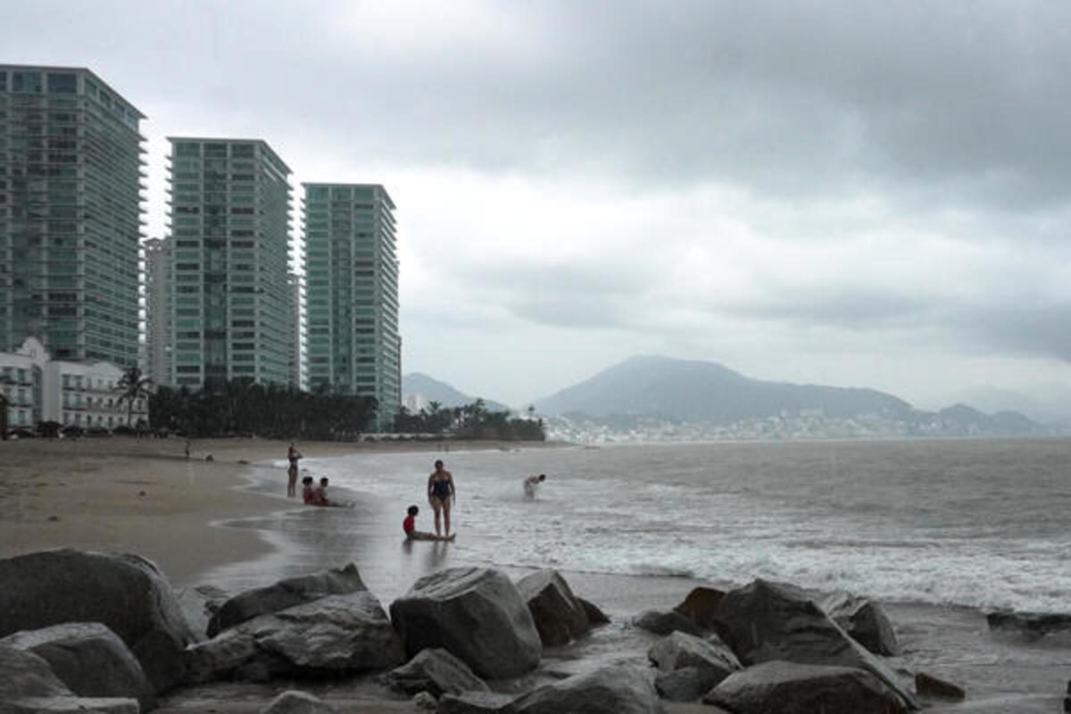 tormenta-tropical-trudy-se-fortalece-en-categoria-2-y-mantiene-en-alerta-al-pacifico-mexicano