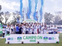 el-12-de-octubre-de-itaugua-vencio-a-su-tocayo-de-santo-domingo-y-recibio-su-copa-de-campeon