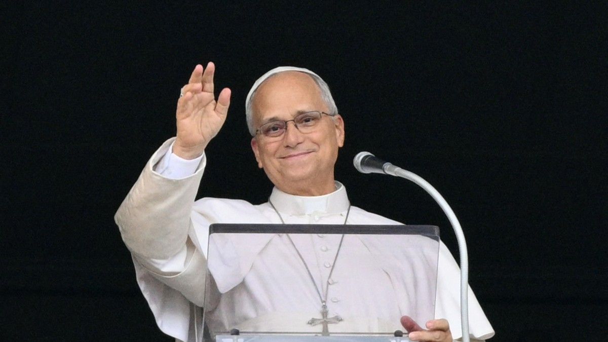 por-primera-vez-tras-su-operacion-por-cancer,-el-papa-leon-xiv-saludo-a-la-multitud-en-el-vaticano-y-dijo-que-retomara-el-trabajo-“progresivamente”