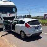 motorista-em-surto-bate-em-carreta-e-caminha-seminu-na-br-376